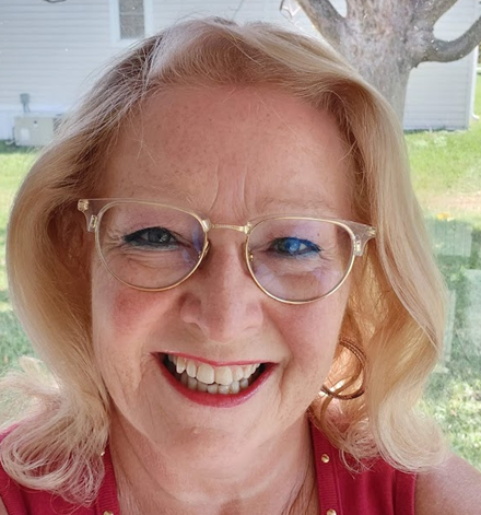 Headshot of Marilyn Smith smiling